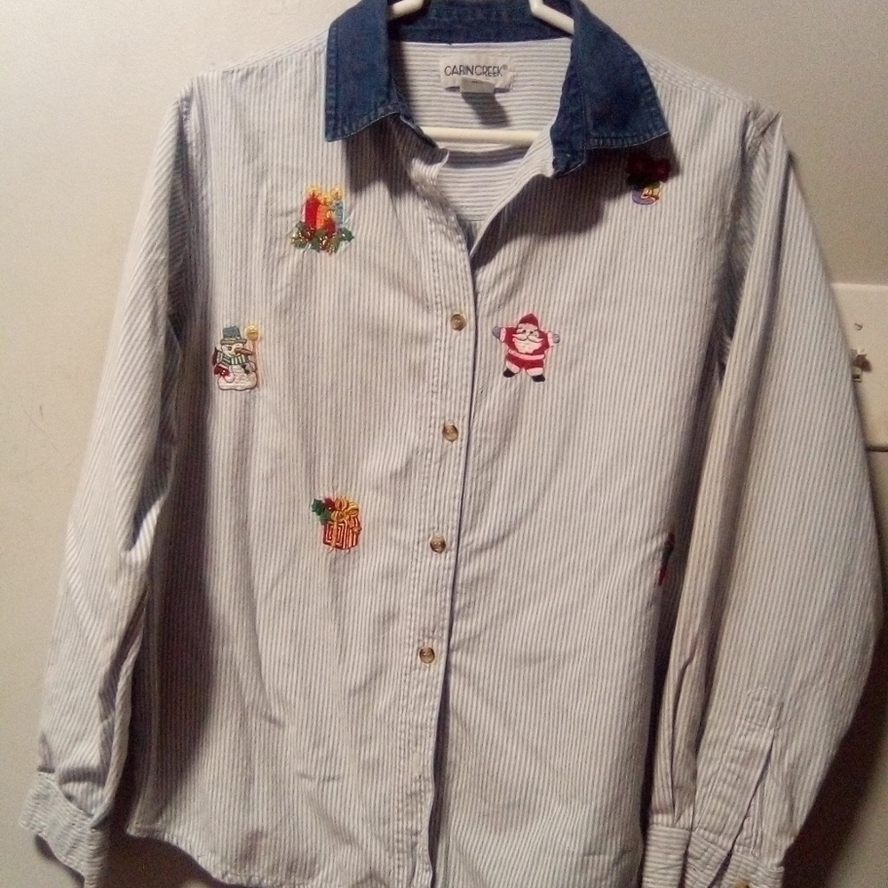 CABIN Creek Christmas ladies  blue and white pin stripe blouse. Size large